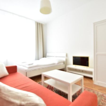 Universum Apartment 3 Wenen Buitenkant foto