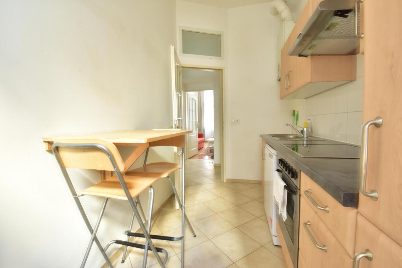 Universum Apartment 3 Wenen Buitenkant foto